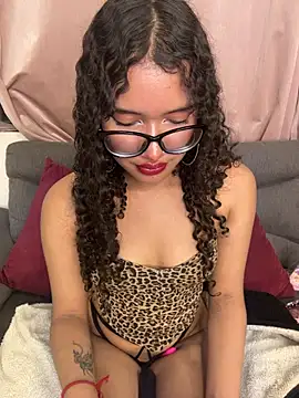 Bunny-firee - Oil or cream on my tits 💧🍒