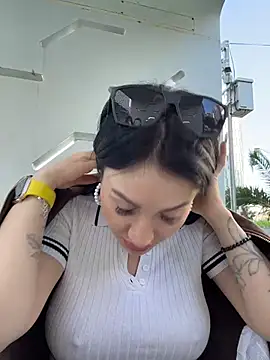 Wet__Bunny - Play with pussy public+last tip get 🎁