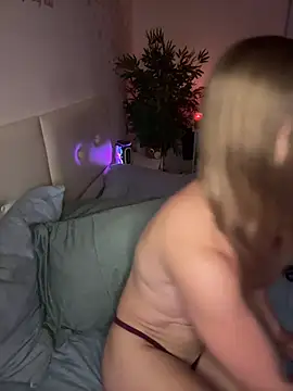 JuicyLucy06 - ASS slaps 3x + 1x met plankje