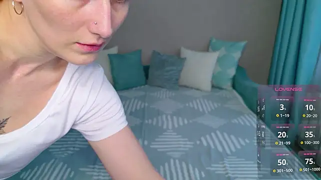 Alice_Vixen__ - ride on pillow topless