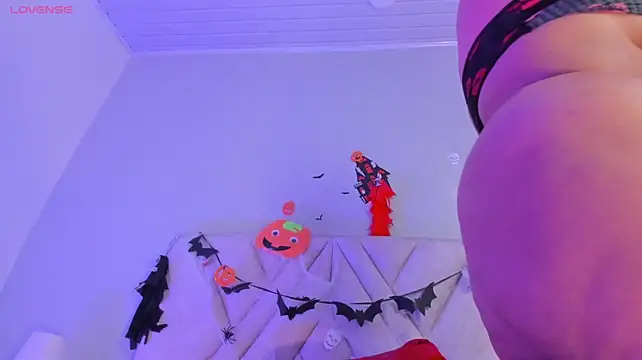 Eva-Millss - FINGER IN THE ASS
