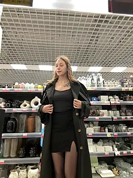 Olivia_Jemison - Spit on niples + let it drain