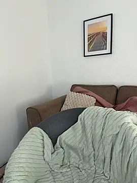 MilaTeenX - FINGER MY PUSSY