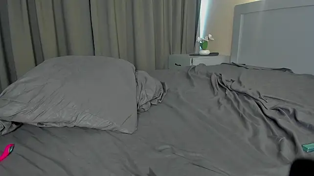 Miraletta - PUSSY fingering