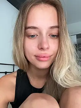 Enjoy_my_beauty - add saliva on my clit & ride a pillow