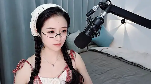 Momo-Wow - 心藏小愿望，想换一把护腰的直播椅😉