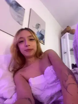 Alanna__lover__ - 1 FINGER ON ASS