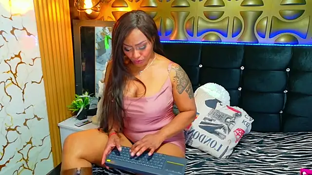 Black_ambar - Fuck your pussy in cum public