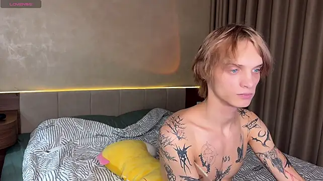 Mia_side - FACIAL