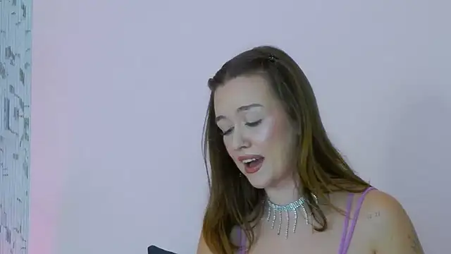 ErikaPinkyy - Undress me