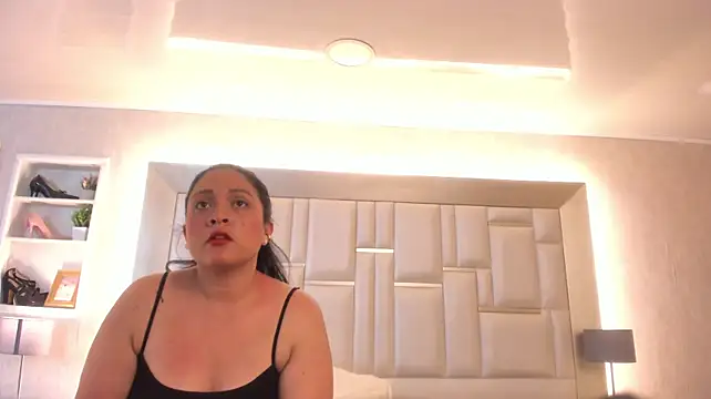 AnnyHanks - Rub my pussy with my toy💦