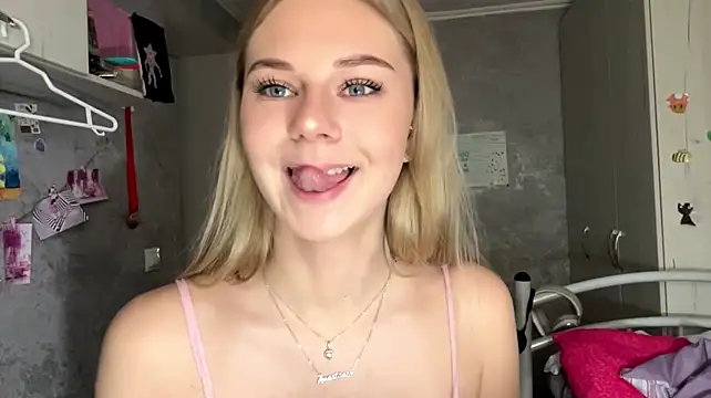 HoneysPiee - queen is back :P