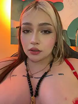 Daniela_ruizz - finger in pussy + control toyx3min