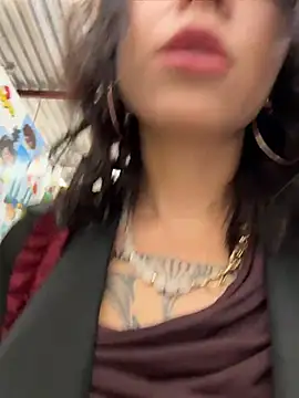 RosieDesire - rsky puond lil pussy&squirt UD mallCamer