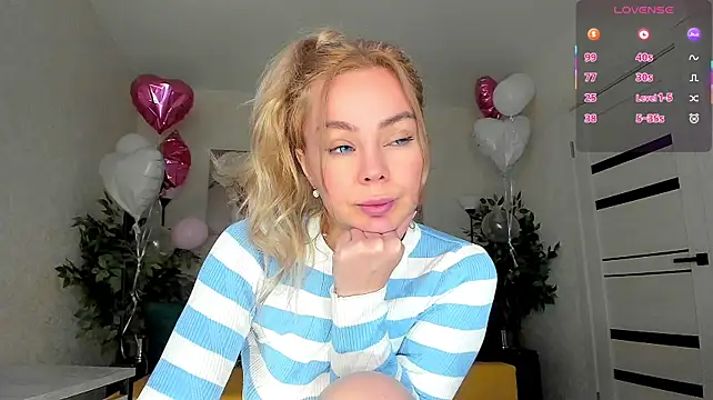 Caty_kiss - Ride a dildo