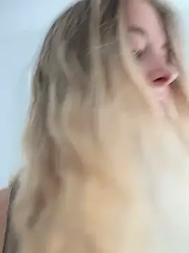 Enjoy_my_beauty - show wettness & lick fingers