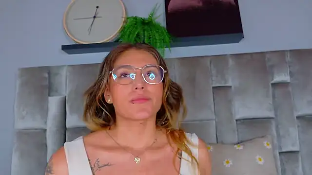 LiaaMoretti__ - GREAT CUM