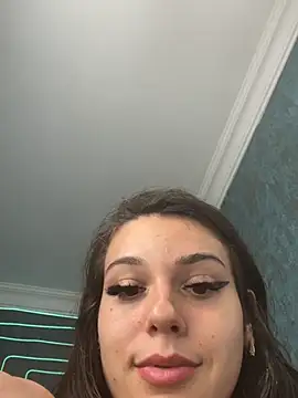 RedAssHottie - hyphie on my clit close-up