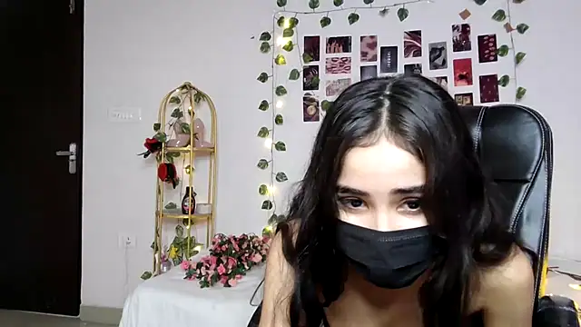 Dasydoll - pussy show closeup