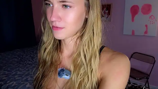 AnneFoxy - Take off top