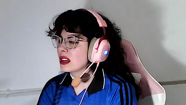 Owly_bloom - suck dildo