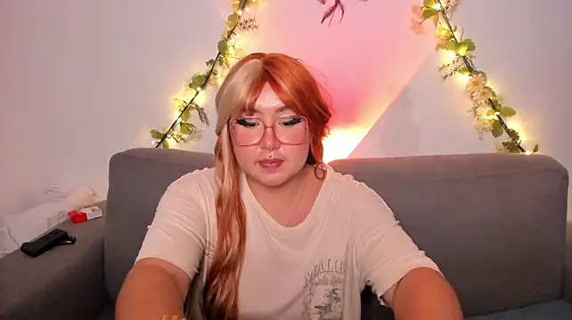 Valyi_ - Flash boobs