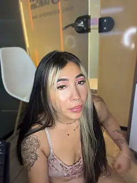ManuelaVeeleez