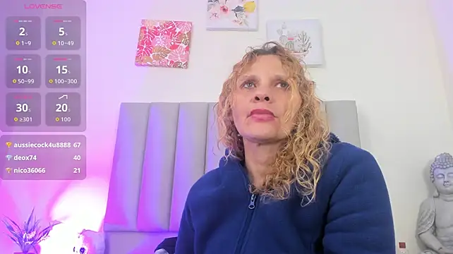 Evangelyne_rose - Naked and doggy style pose