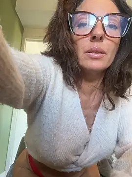 Claraxloveuse - Choisi une pose