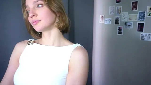 ElvinaBusuttill - lick my lips
