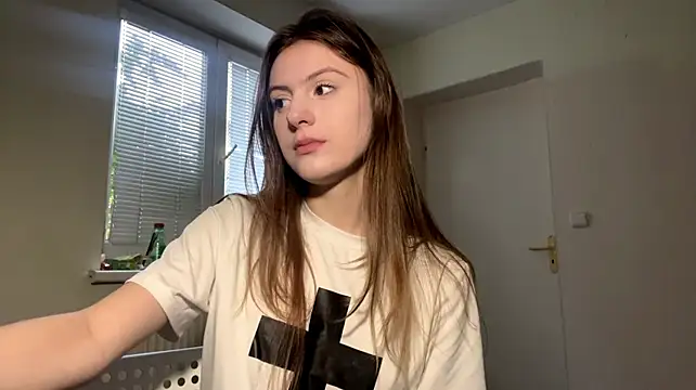 Cozyfernv - Play with bra strap👀