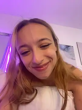 Alanna__lover__ - 1 FINGER ON ASS