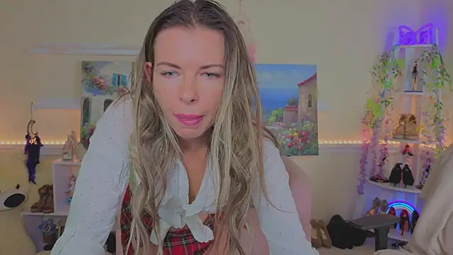 Real_Tini - ANAL PLUG CLOSE UP👀💖