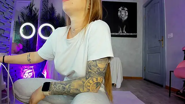 Reina_Cummings - Early Pussy Tease 😼