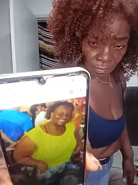 QueenLorena25
