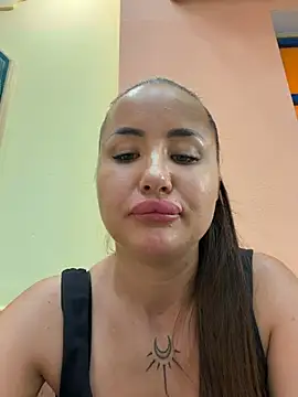 Beautydiamond - Show ashole in doggy style in station tr