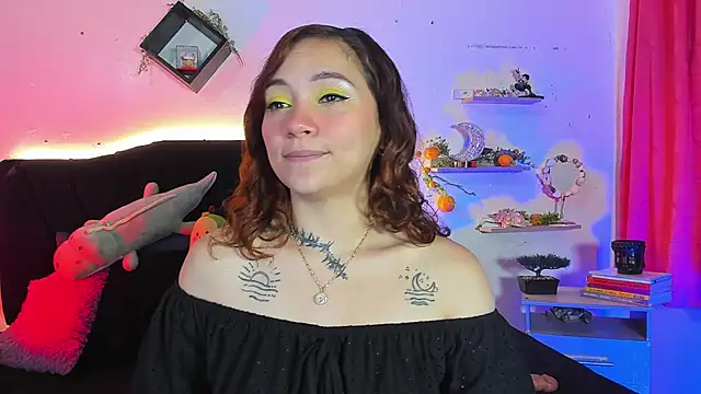 Alisson_zafiro_ - doggy pose