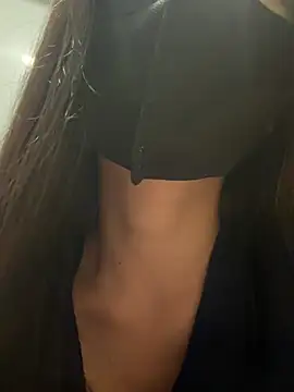 Xiao-Lin - 户外电梯口脱内衣漏奶乳夹1分钟