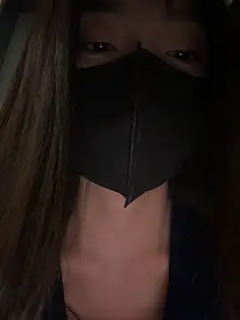 Xiao-Lin - 户外电梯口脱内衣漏奶乳夹1分钟