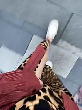 Littleqiu - 学校图书馆，学姐为咯赚学费，出卖身体,达到目标现场脱内内特写骚穴脱内衣漏点