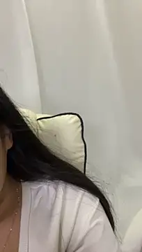 CIara_001 - 看看性感乳沟