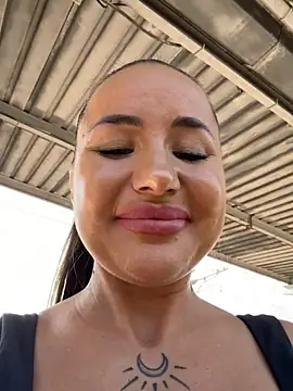 Beautydiamond - Spank naked tits in station train