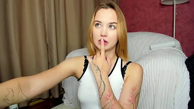 KayleenCurtis - shorts tease!