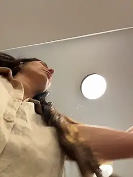 Eveangelll - Squirt under table in restaurant