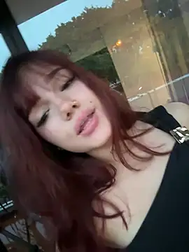 Amelia_rousse26 - 2 fingers in the mouth