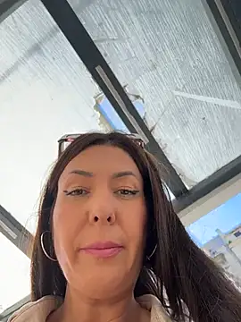 Eveangelll - Squirt under table in restaurant