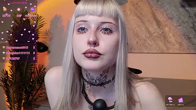 MilkMeSoftly - fingers in pussy
