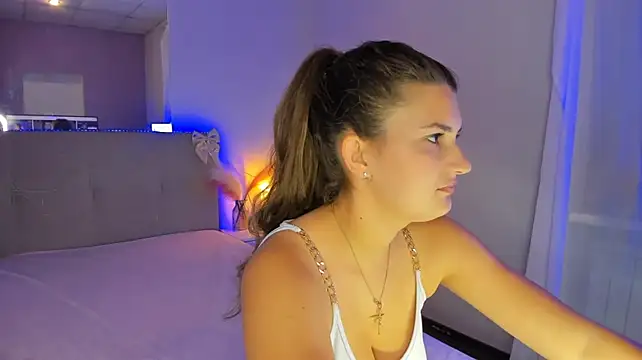 Laura_Leee - tits