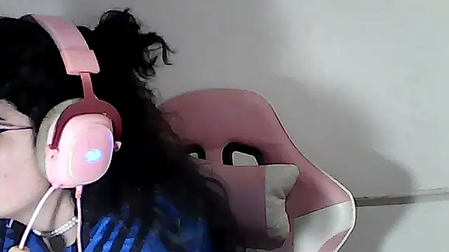 Owly_bloom - suck dildo