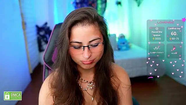 Taiga_Cute - Striptease + body tour